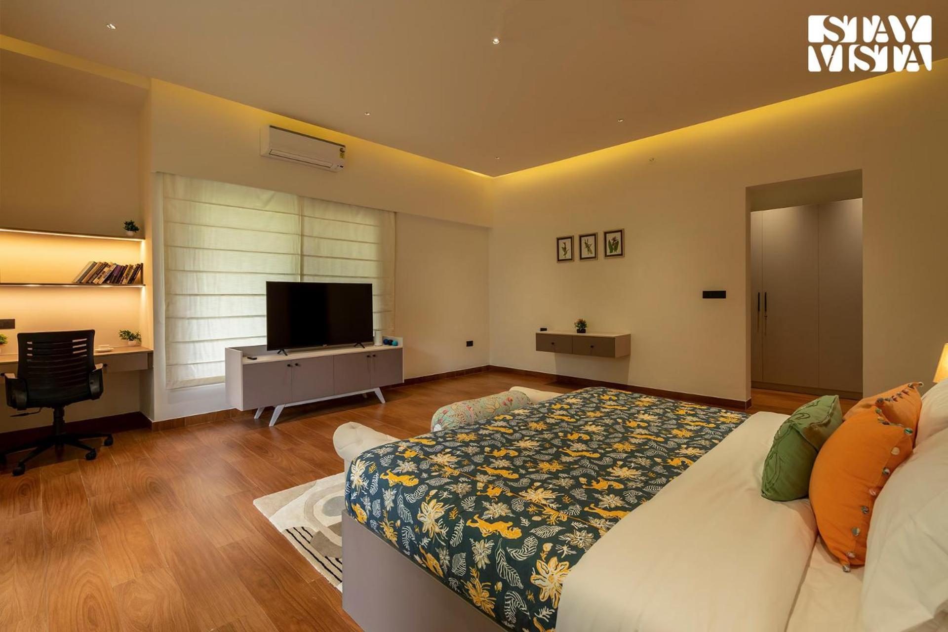 Stayvista At M Villa With Breakfast Included Бангалор Экстерьер фото