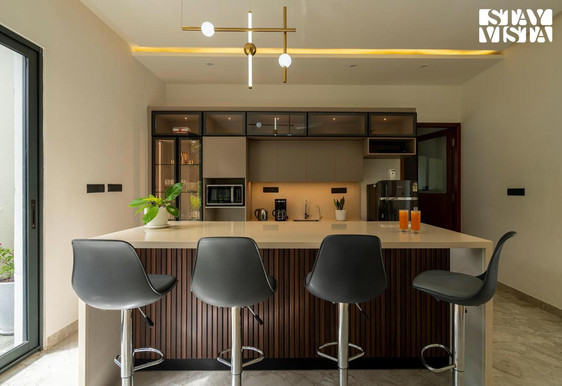 Stayvista At M Villa With Breakfast Included Бангалор Экстерьер фото